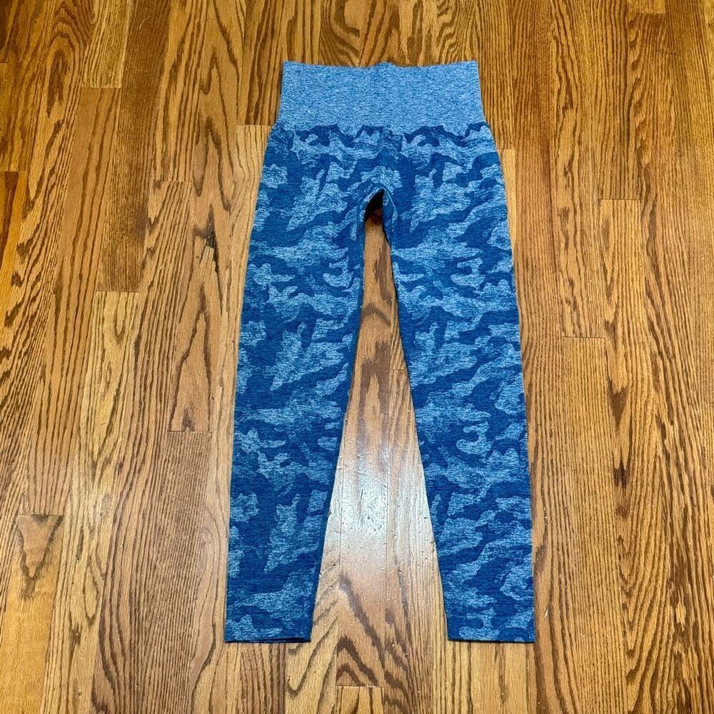 NVGTN Seamless Compression Capri Camouflage Leggings. Blue. Size Small.
